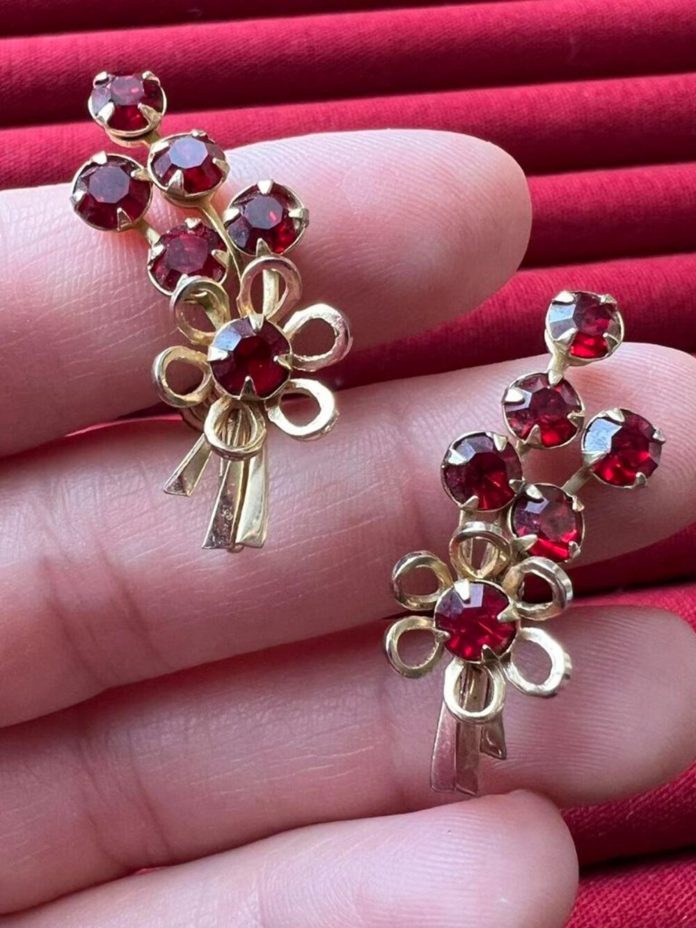 Vintage Red Rhinestone Gold Tone Floral Screw Back Earrings